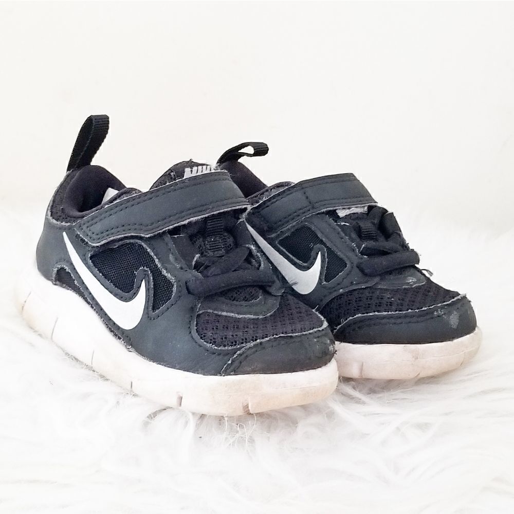 Nike free run athletic shoes hook and loop closure